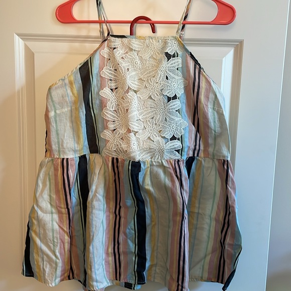 Striped square high neck spaghetti strap top with lace. - Picture 4 of 8